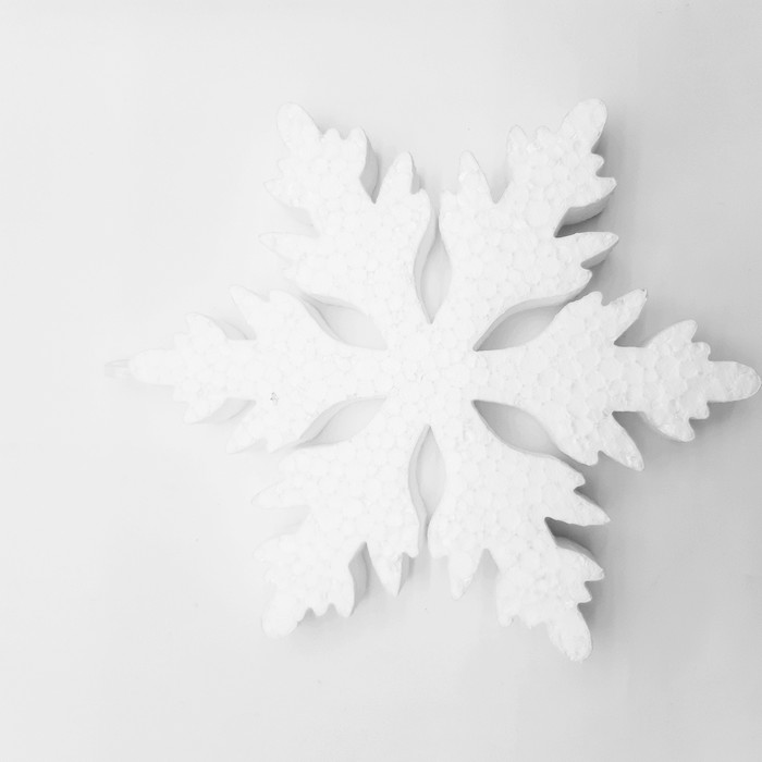 Снежинка из пенопласта 2 (d15см)
